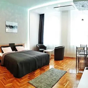 Apartament Unique Town Apartment. Clear Comfort.