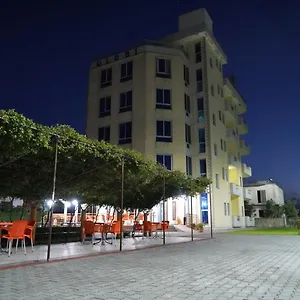 Restaurant Globi 3*, Velipoja Albánia